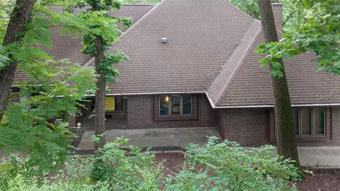 111 Zwart Rd, Des Moines, IA 50312