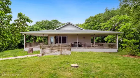 22955 Buchanan Trl, Hartford, IA 50118