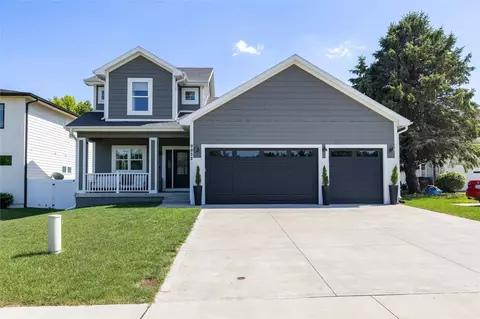 9622 NW 70th Ave, Johnston, IA 50131