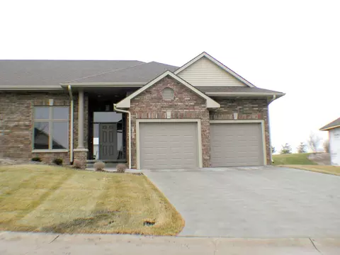 787 Glen Oaks Ter, West Des Moines, IA 50266