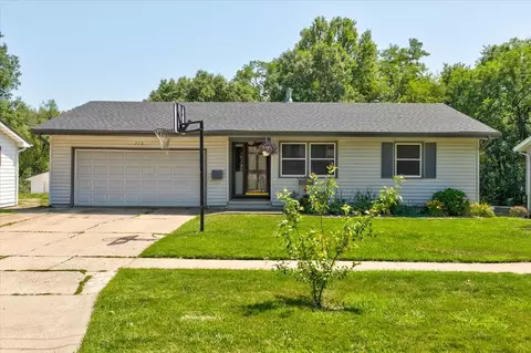 710 E Competine St, Knoxville, IA 50138