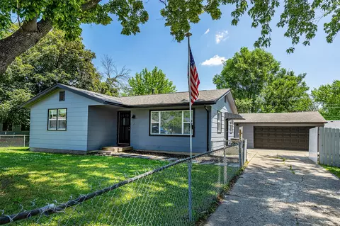 3113 E 36th Ct, Des Moines, IA 50317