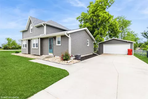 307 W 1st St, Huxley, IA 50124