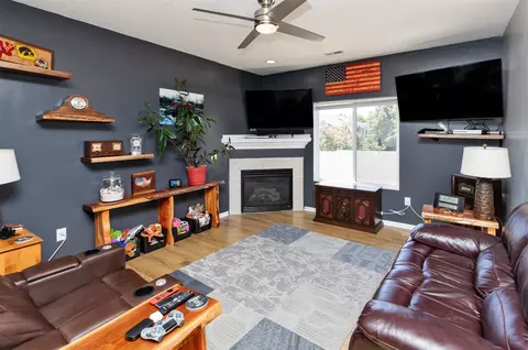 2323 E Porter Ave #36, Des Moines, IA 50320