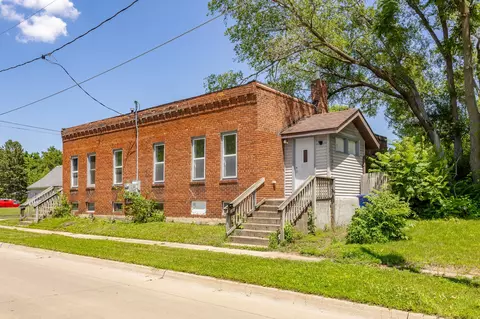 241-243 E 24th St, Des Moines, IA 50317