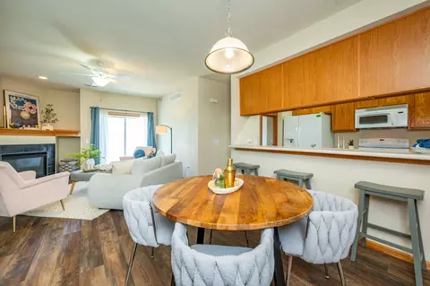 8601 Westown Pkwy #18211, West Des Moines, IA 50266