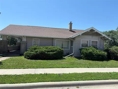 901 Loomis Ave, Corning, IA 50841