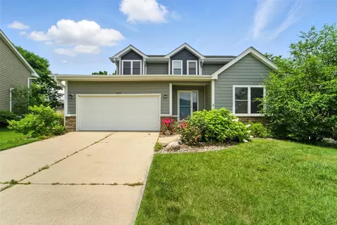 1228 64th St, West Des Moines, IA 50266