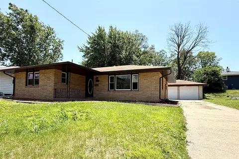 3355 Kinsey Ave, Des Moines, IA 50317