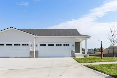 6537 NE 11th Ct, Des Moines, IA 50313