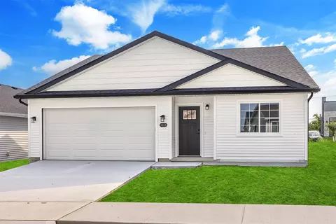 2318 Legacy Dr, Norwalk, IA 50211