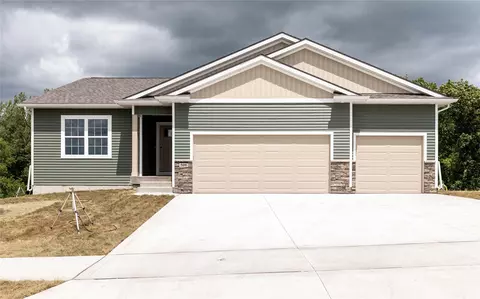 509 NE Madison Ave, Elkhart, IA 50073
