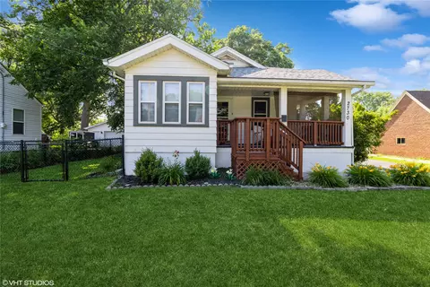 2730 53rd St, Des Moines, IA 50310
