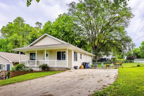 3540 E University Ave, Des Moines, IA 50317
