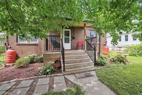 2320 44th St, Des Moines, IA 50310