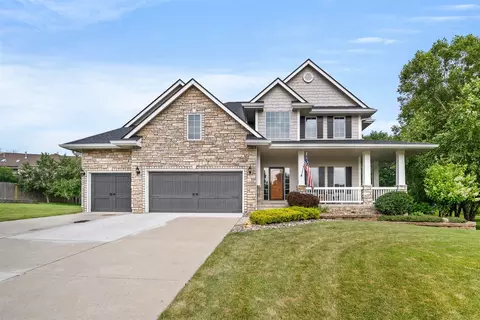 5250 Copper Creek Dr, Pleasant Hill, IA 50327