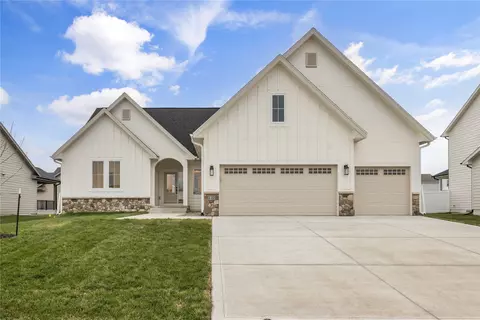 840 Hamilton Rd, Waukee, IA 50263