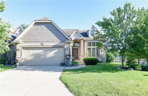 1699 Glade Dr SW, Altoona, IA 50009