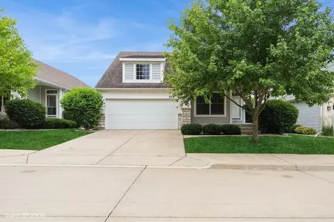 8318 Boulder Dr, West Des Moines, IA 50266