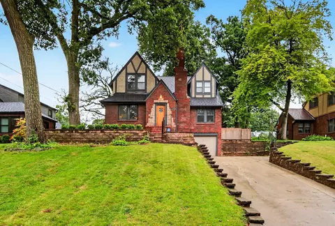 1520 41st Pl, Des Moines, IA 50311