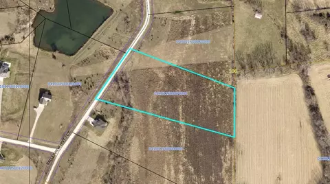 1232-1236 Valley View Ct, Cumming, IA 50061