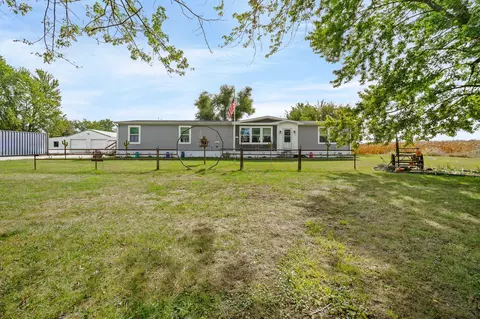 618 W Smith St, Russell, IA 50238