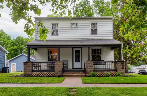 417 S 2nd St, Winterset, IA 50273
