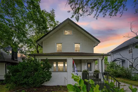 704 35th St, Des Moines, IA 50312