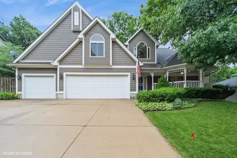 7100 Holcomb Ave, Urbandale, IA 50322
