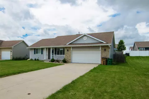 408 Tailfeather Ct NW, Bondurant, IA 50035