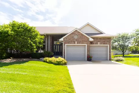 862 Glen Oaks Ter, West Des Moines, IA 50266