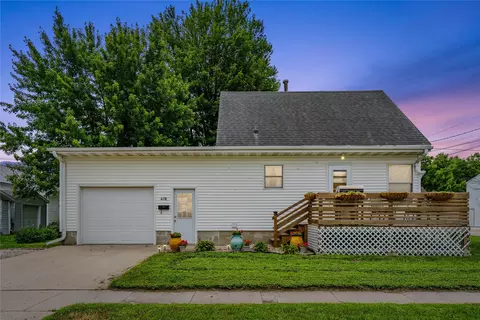 418 Q Ave, Nevada, IA 50201