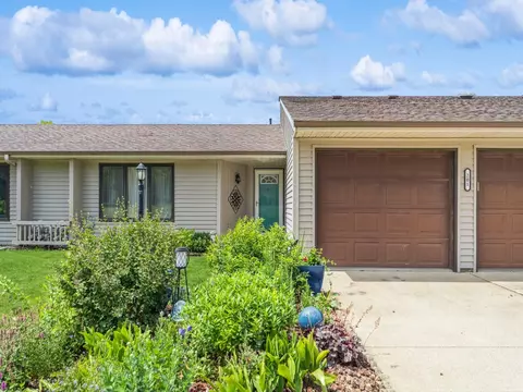 1012 E Competine St #201, Knoxville, IA 50138