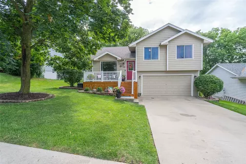 530 N 9th St, Carlisle, IA 50047