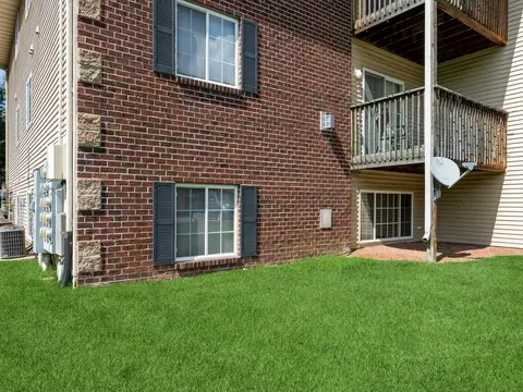 5908 Sutton Pl #1, Urbandale, IA 50322