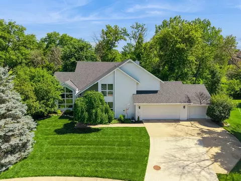 4709 Colt Dr, West Des Moines, IA 50265