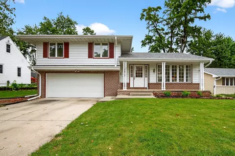 3206 48th St, Des Moines, IA 50310