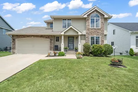 114 5th St NE, Bondurant, IA 50035