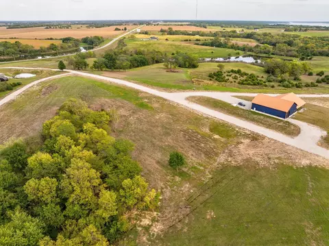 113 Cove Rd, Melrose, IA 52569