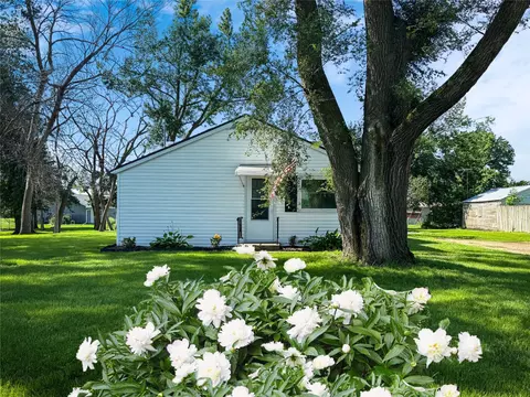 302 W 16th St, Boone, IA 50036