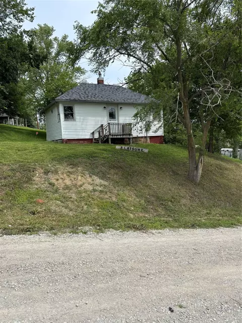 204 14th St, Corning, IA 50841