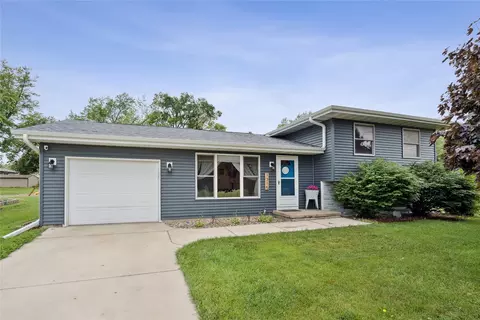 1315 Penrose St, Grinnell, IA 50112