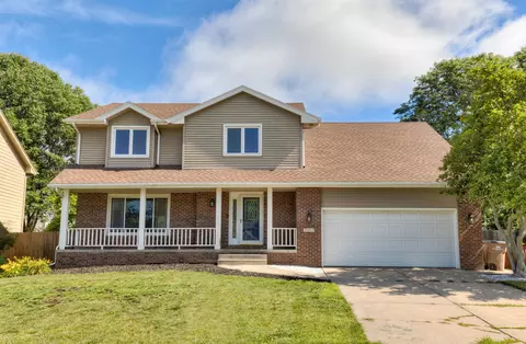 5509 Cody Dr, West Des Moines, IA 50266