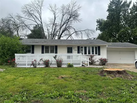 1205 S 4th St, Marshalltown, IA 50158