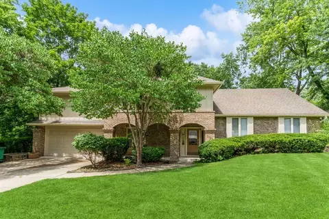 6609 Northwest Dr, Windsor Heights, IA 50324