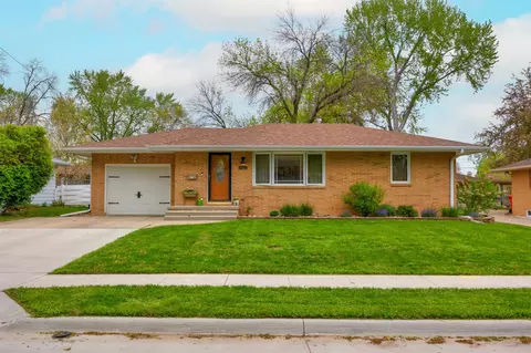 422 SE 3rd St, Ankeny, IA 50021