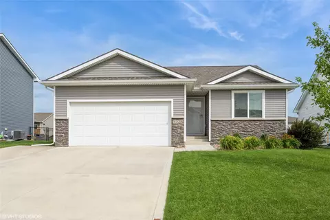 1325 NW Bunker Hill Dr, Waukee, IA 50263