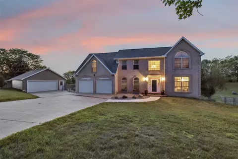 940 High Ave, Newton, IA 50208