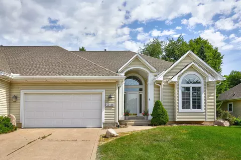 13165 Pinecrest Ln, Clive, IA 50325