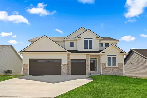 340 NW Ashley Ave, Waukee, IA 50263